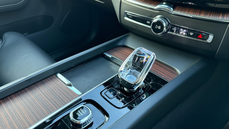 Volvo XC60 2.0 T8 [455] RC PHEV Ultimate Dark 5dr AWD Gtron Estate